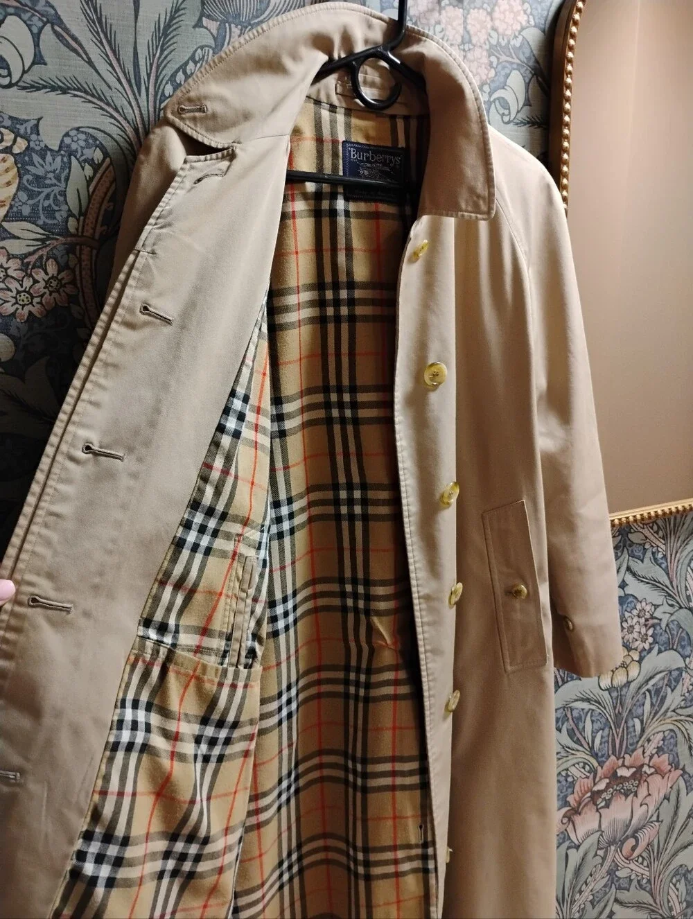 Vintage Burberry Trench Coat, Single Breasted - Picture 3 of 10